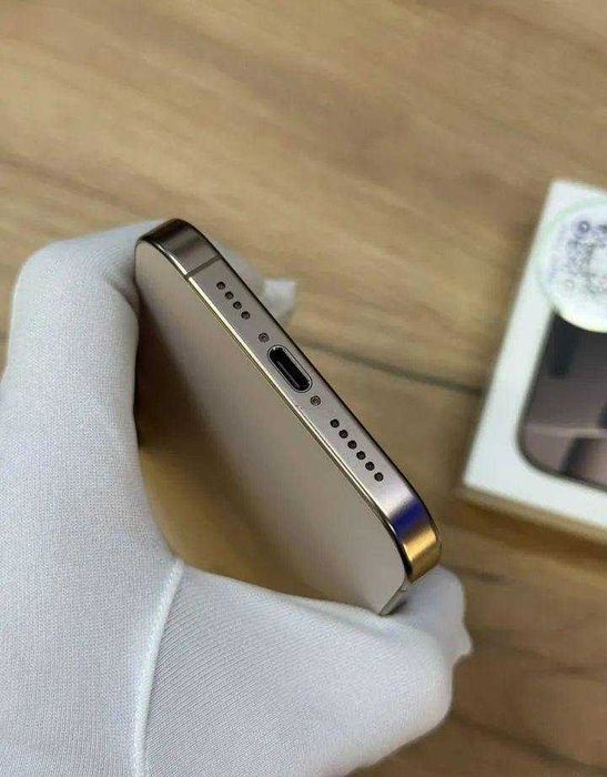 iPhone 16 Pro Max, 256 ГБ, SIM + eSIM