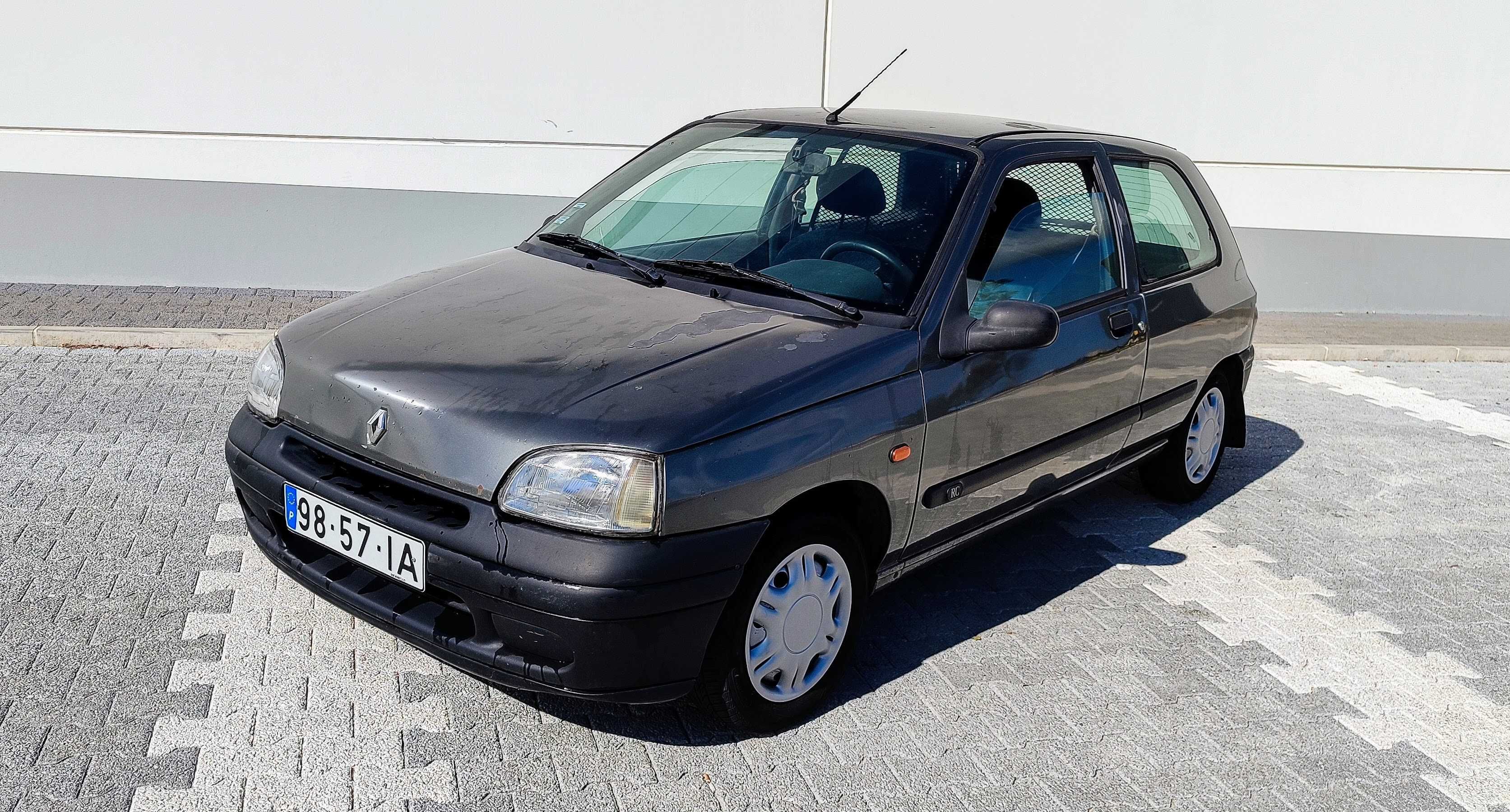 Renault Clio 1.9D - Direcção Assistida