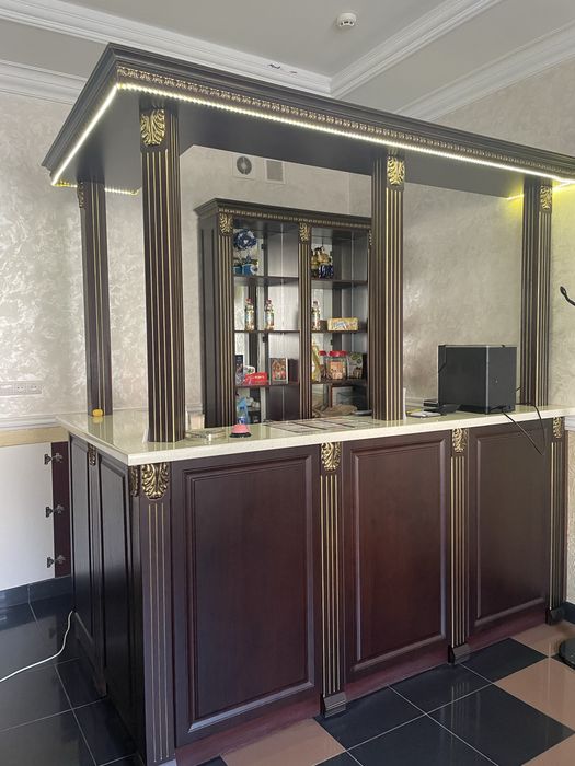 Барна стійка з шафкою