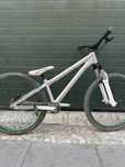 Bicicleta Dirt Banshee AMP