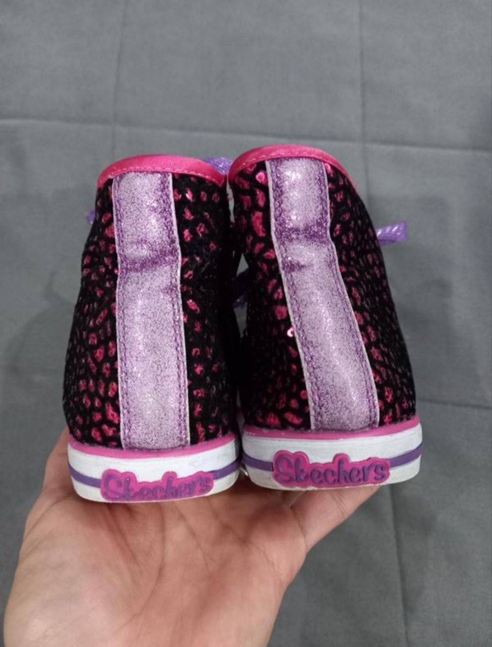 Кеди на дівчинку, що світяться Skechers