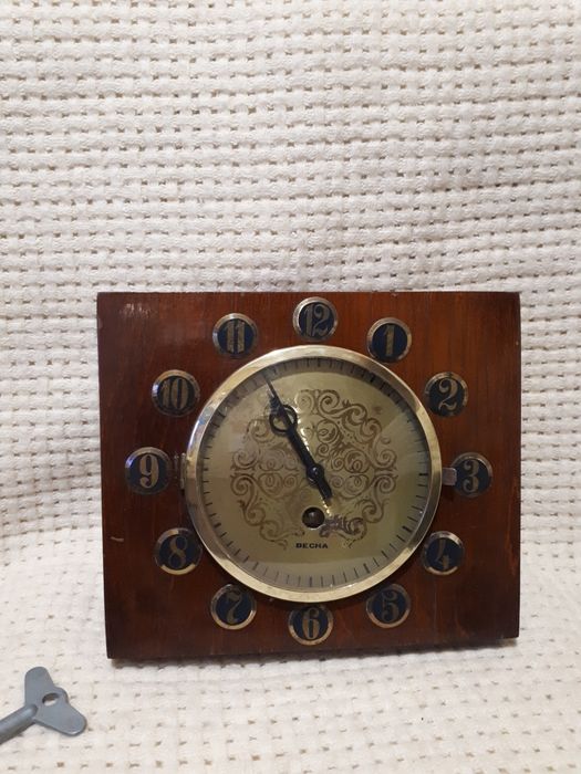 Часы настольные "Весна" СССР