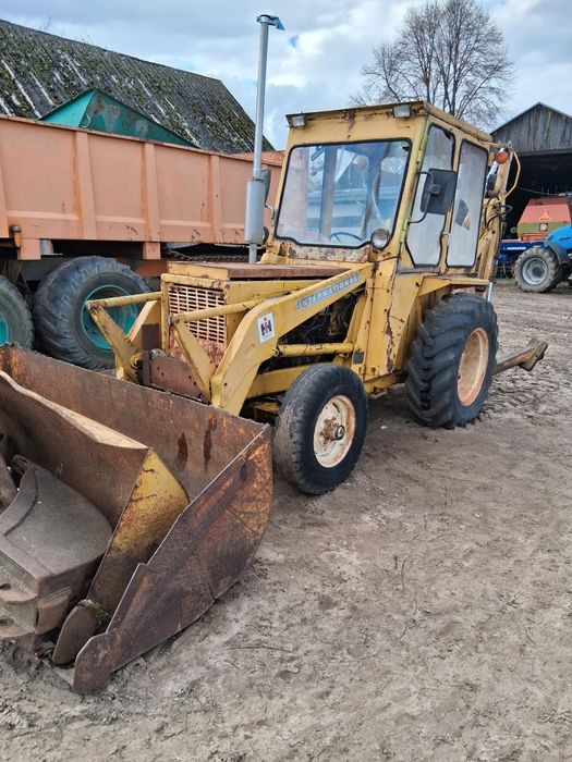 Koparko -ładowarka international 3434 waga okolo4.5tony