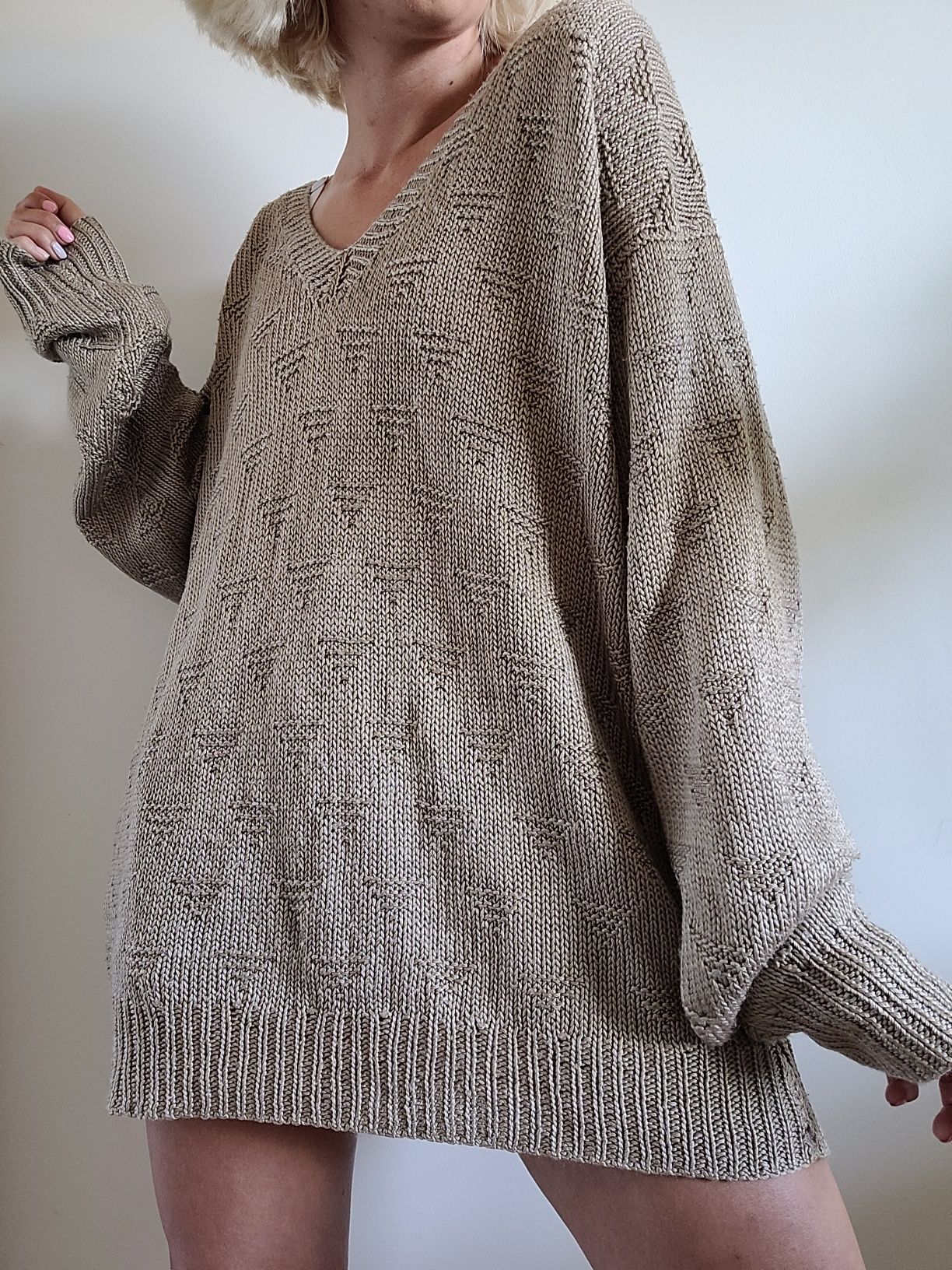 Beżowy sweter oversize boho handmade