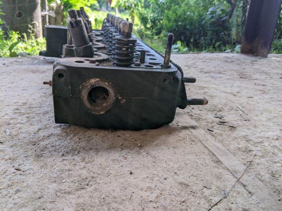 Головка блока  4-х циліндрового двигуна