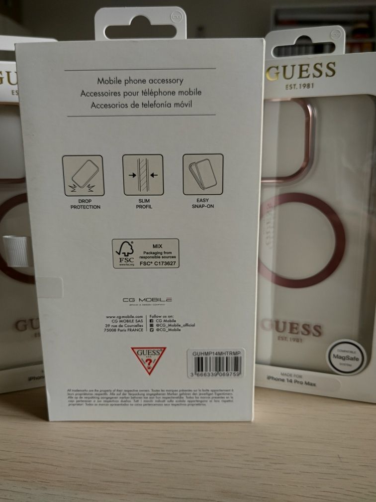 Etui Guess do iPhone 14 Plus - MagSafe gold