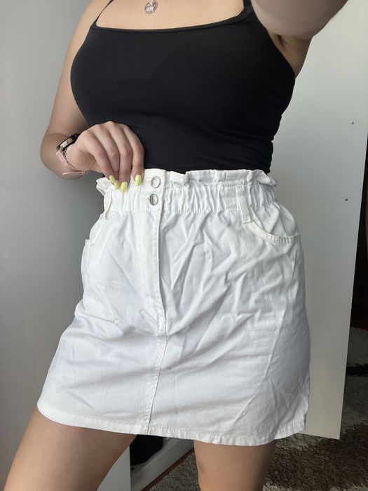 Biala spodnica używana