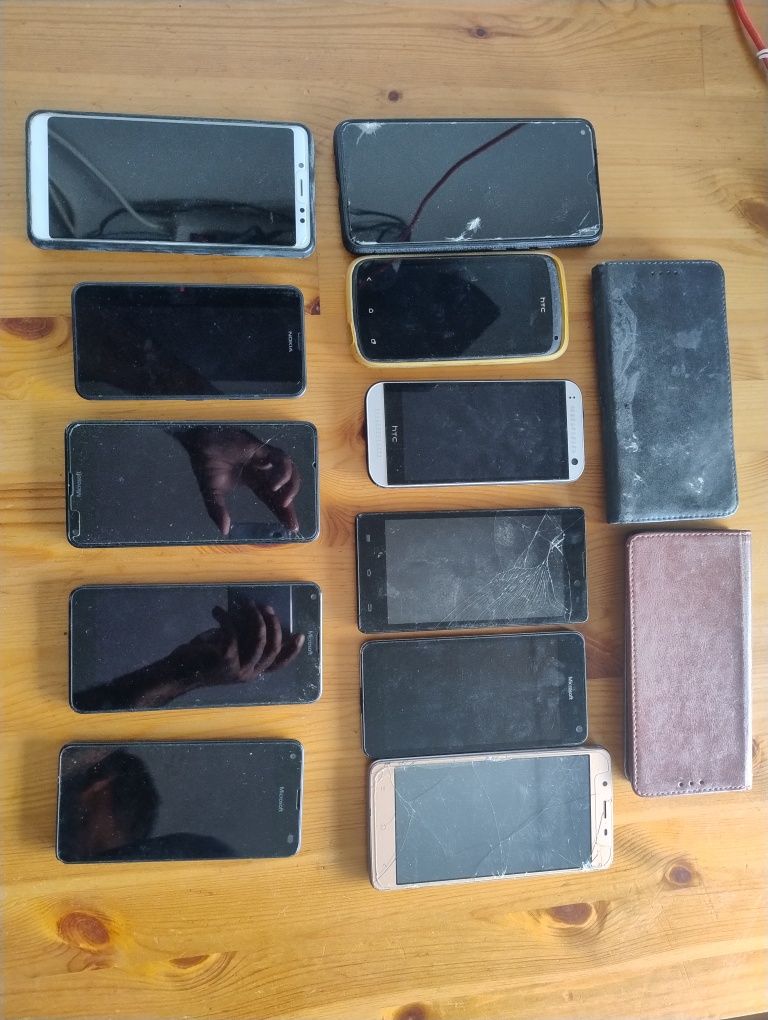 11 Vários modelos de smartphones para reparação ou peças
