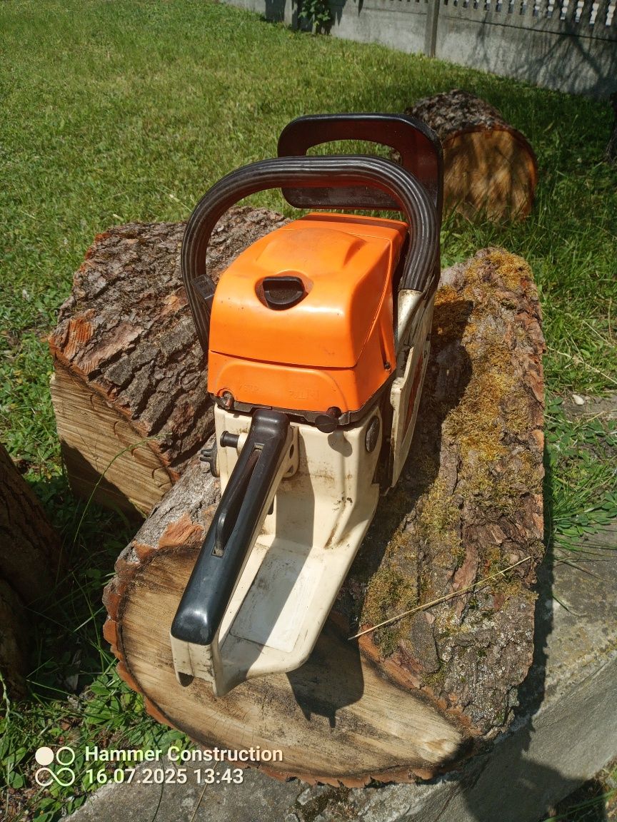 Piła spalinowa Stihl ( Podróbka ) bez łańcucha i prowadnicy.