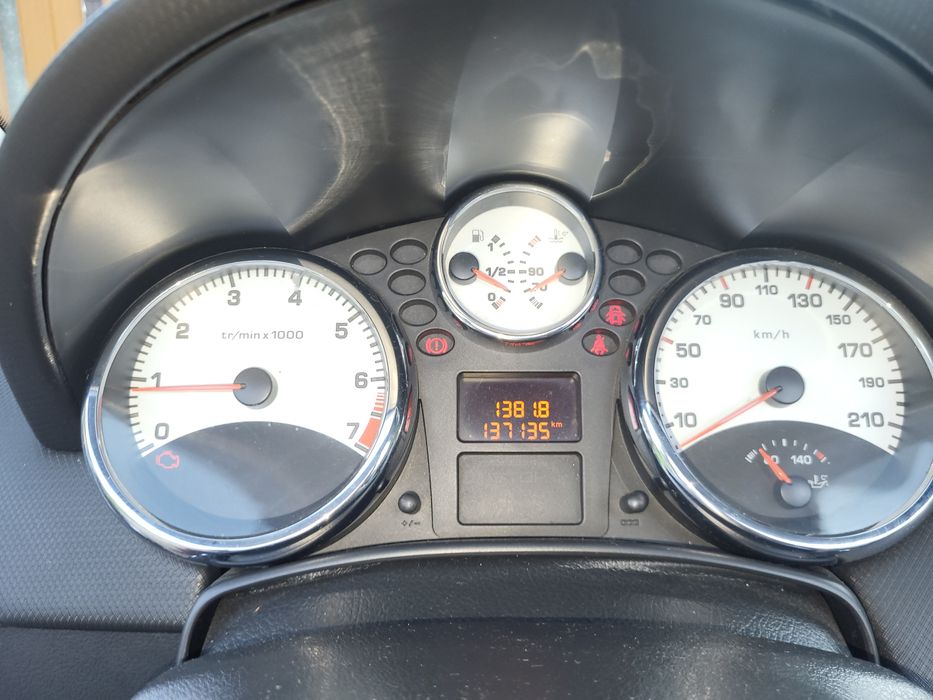 Peugeot 207cc  cabrio 1.6