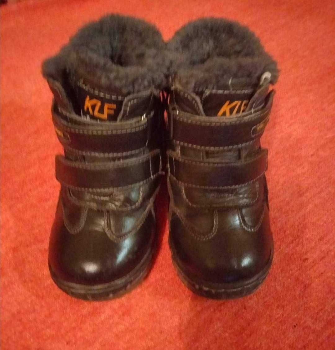 Продам тёплые зимние  кожаные ботинки  ботиночки сапожки для мальчика