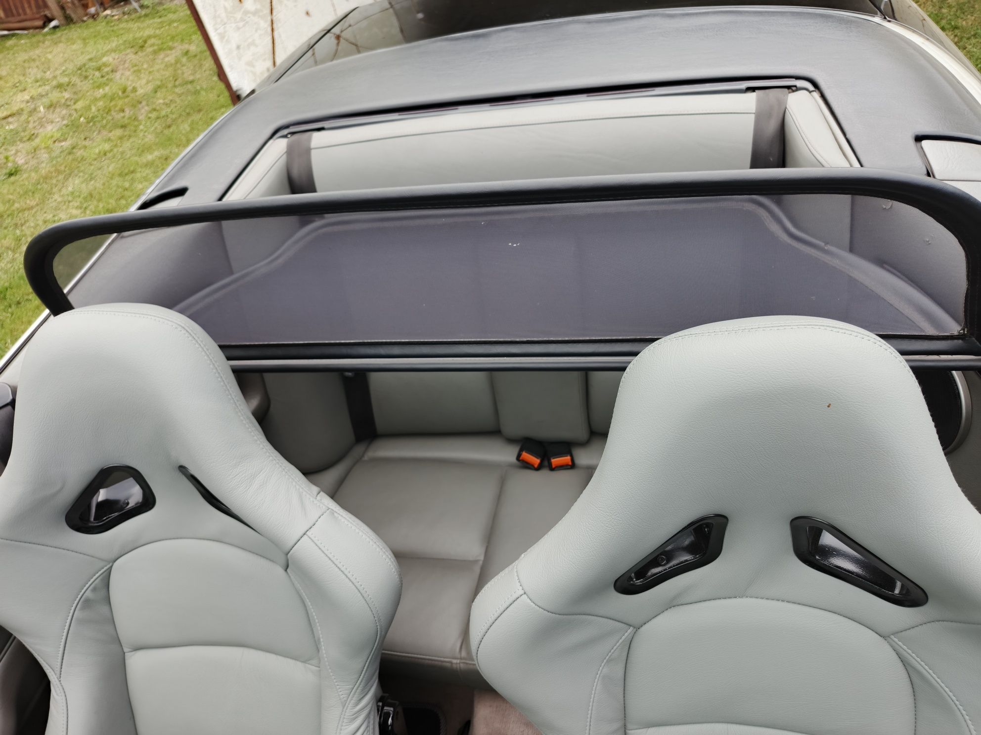 Sprzedam wiatrołap audi 80 cabrio
