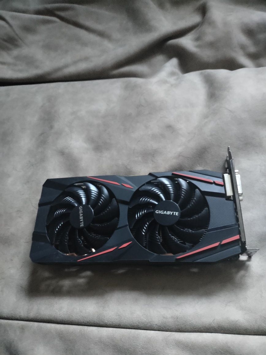 Видеокарта Radeon 570RX 4GB