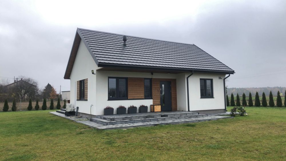 Działka z domem na sprzedaż