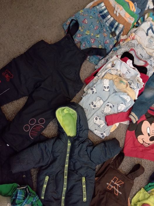 Zestaw paka ubrań dla chłopca roz.74/80 115 sztuk