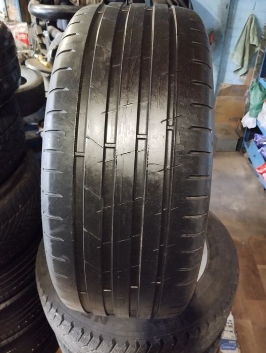 Одна літня шина Nokian 225/45/19