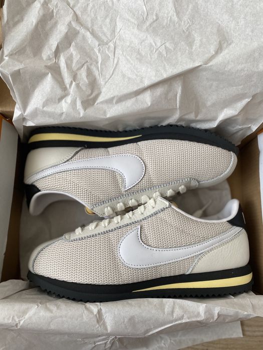 Оригінал! Оригінальні кросівки NIKE CORTEZ BEIGE 37,5 розмір