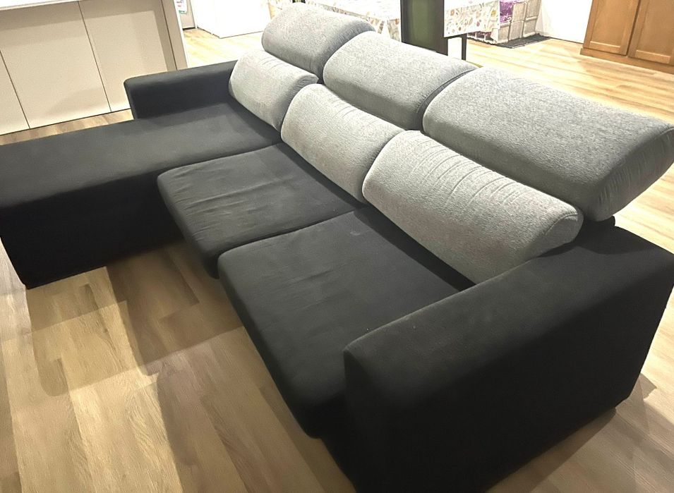 Mobília e sofa cama mesinha e móvel de entrada