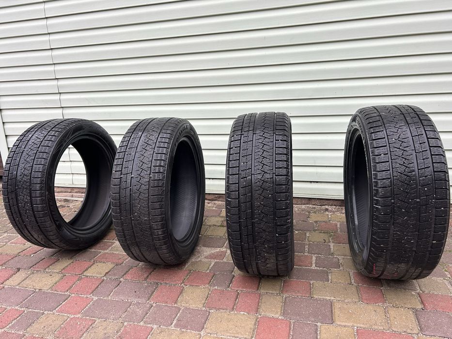 Зимня резина Triangle R19 235/50 103 H