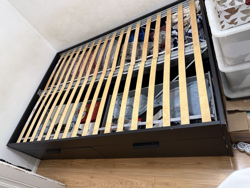 Cama de casal ikea