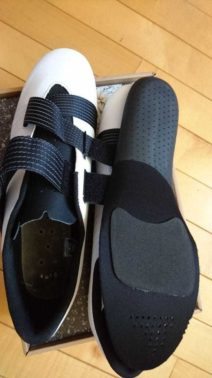 Продам взуття Fizik Tempo R5 Powerstrap