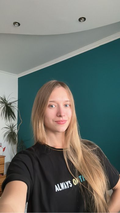 Онлайн тренерка для людей з сидячою роботою і браком енергії