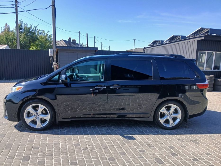 Toyota Sienna 2018р