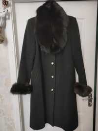 Продам зимние пальто  52-54 размер