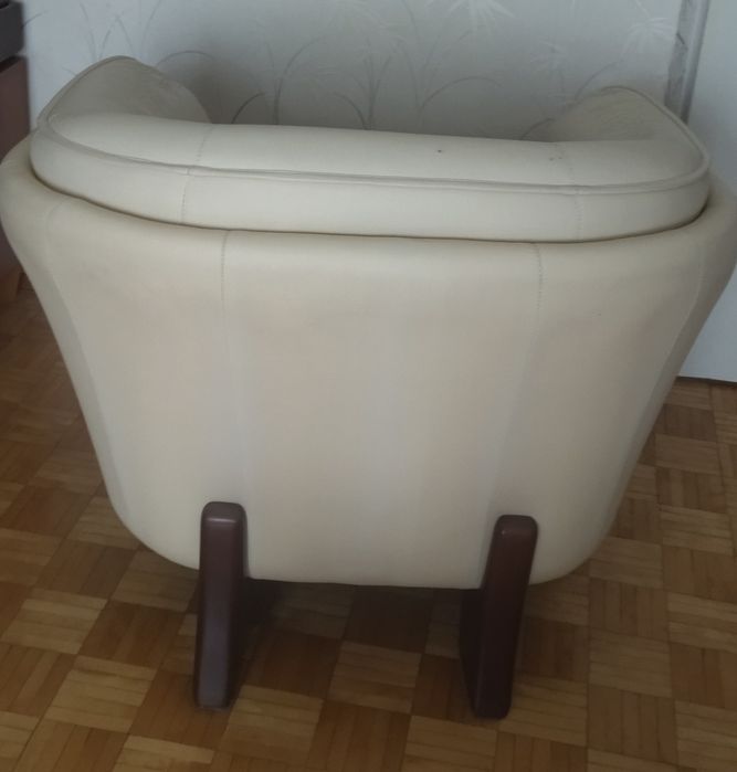 Fotel ze skóry ekologicznej