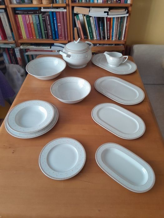 Nieużywany serwis obiadowy Lubiana - dla 12 osób - 44 elementy