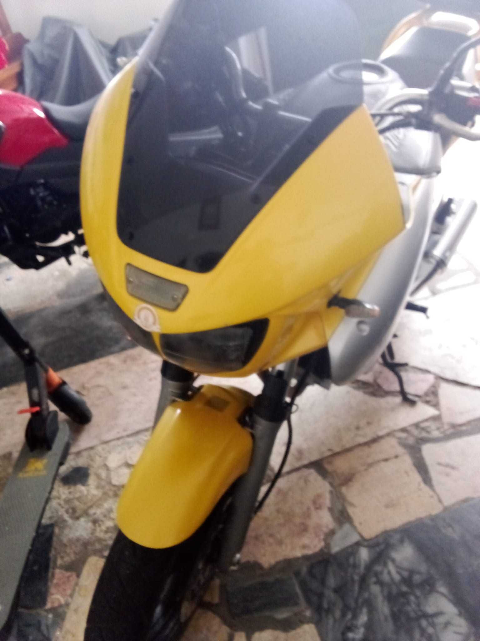 Mota Yamaha TDM 850 (4TX)
