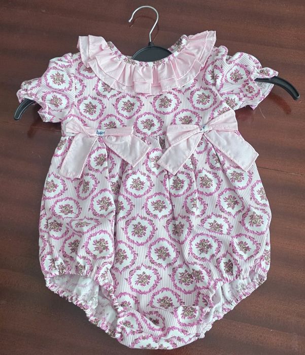 Artigo novo sem etiqueta - Body rosa com laços - 12m
