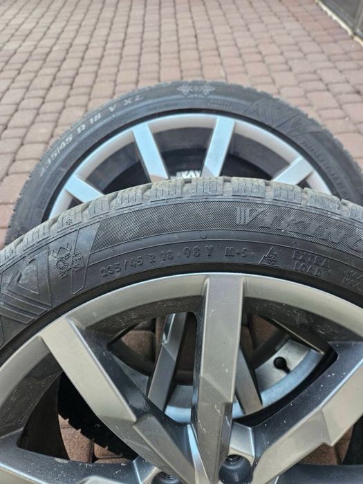 Viking Wintech 235 45 r18