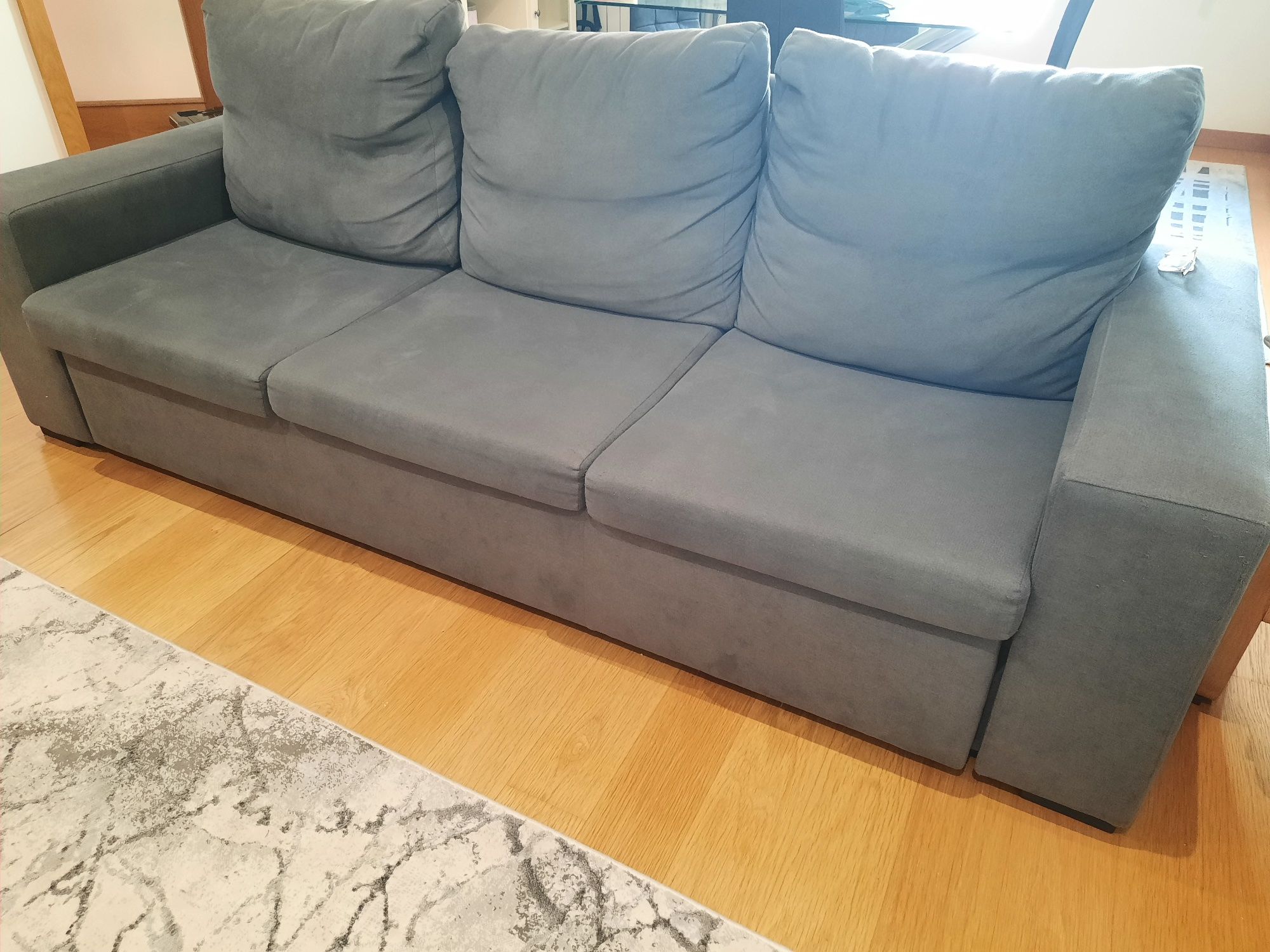 Sofá cama de 3 lugares, cor cinza