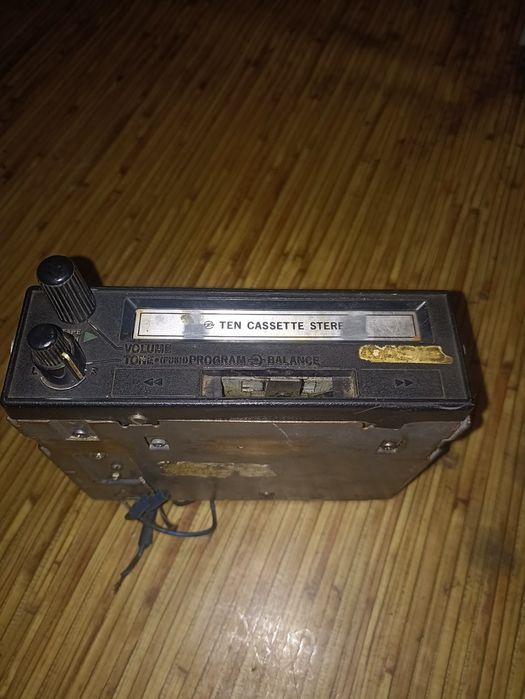 Машинные аудио магнитафоны плюс радио