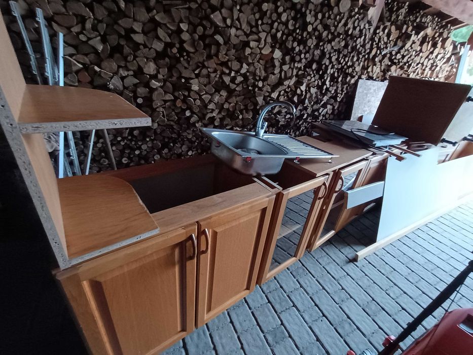 Meble kuchenne wyposażenie: piekarnik, płyta indukcyjna, zlew: 600zł