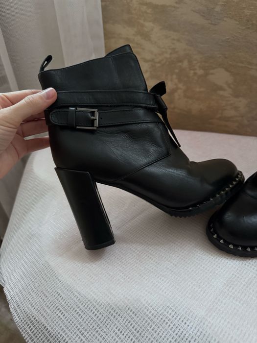 Зимові черевики на підборах