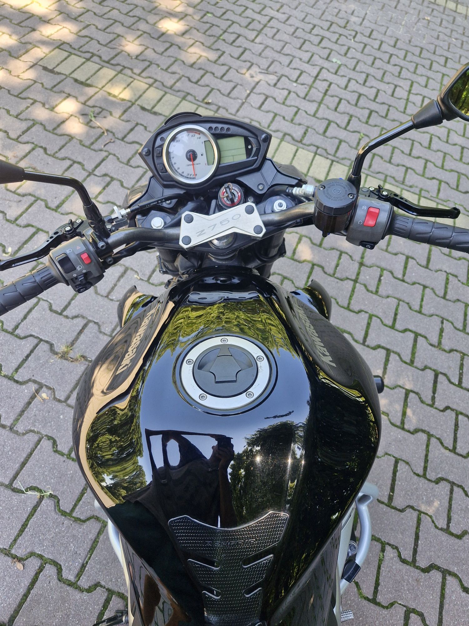 Мотоцикол kawasaki z750