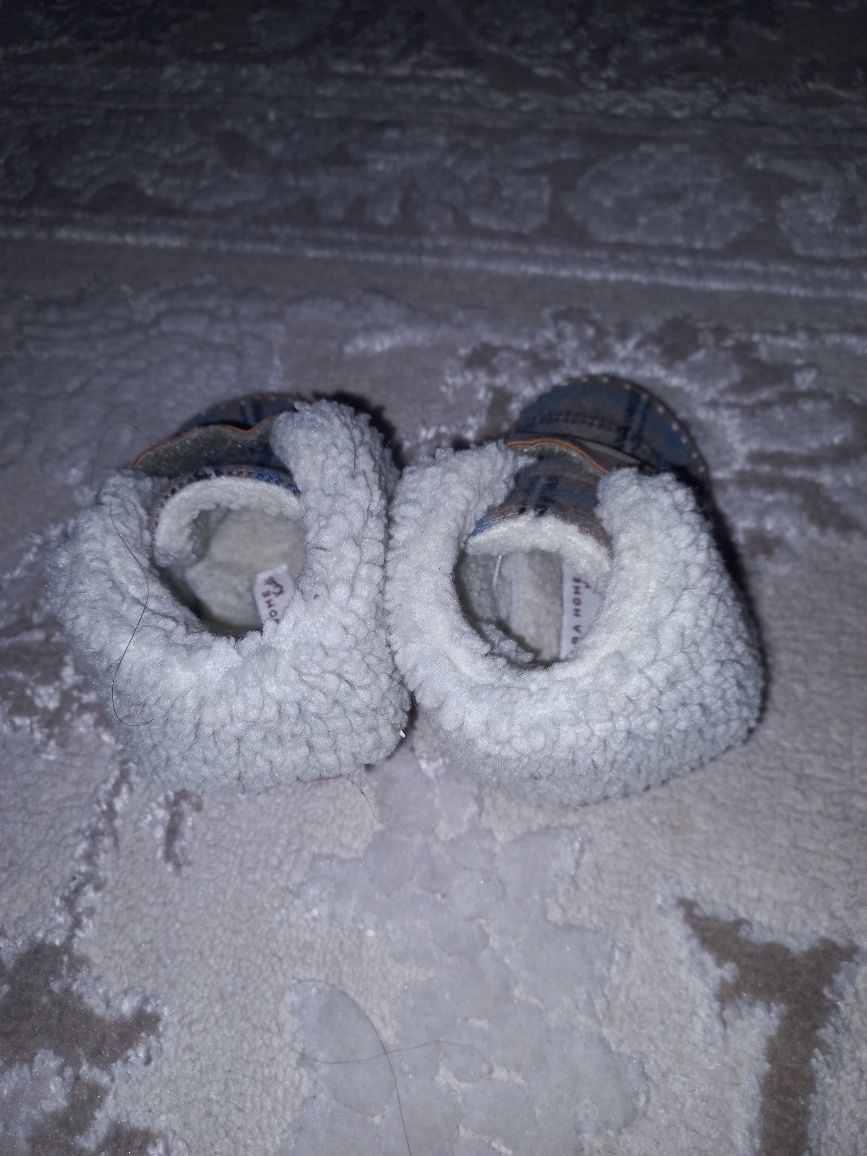 Взуття, тапочки, чешки, тепленькі