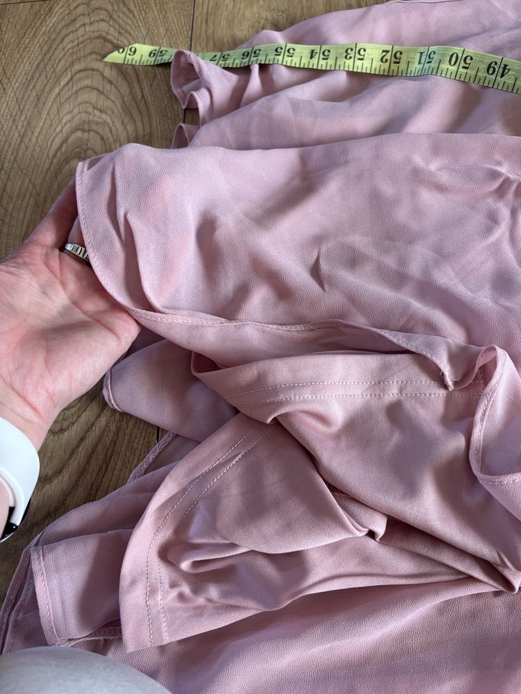 Sukienka plus bridesmaid pudroworozowa maxi ze zwiewnymi rekawami 48