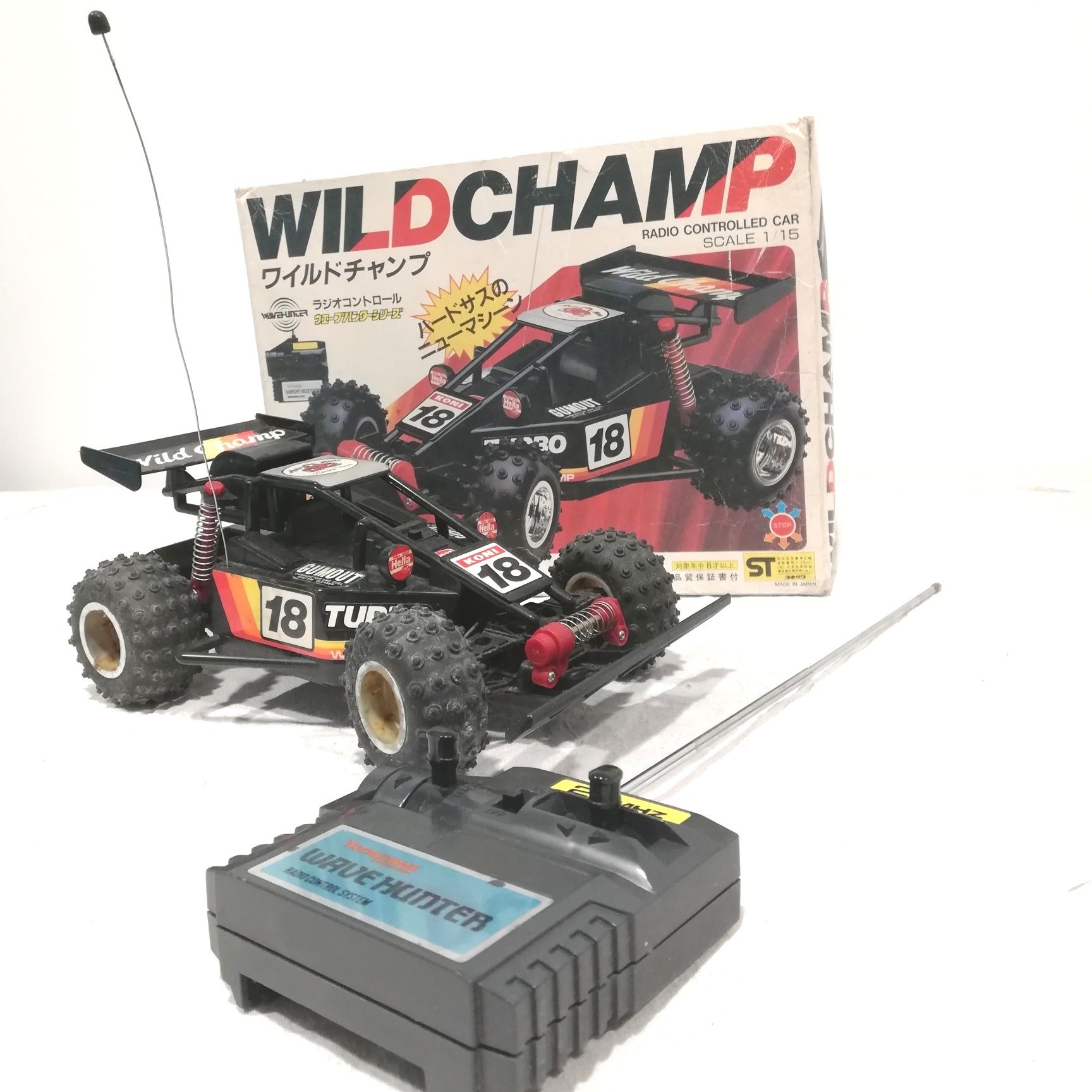 Carro telecomandado Wildchamp, da década de 80