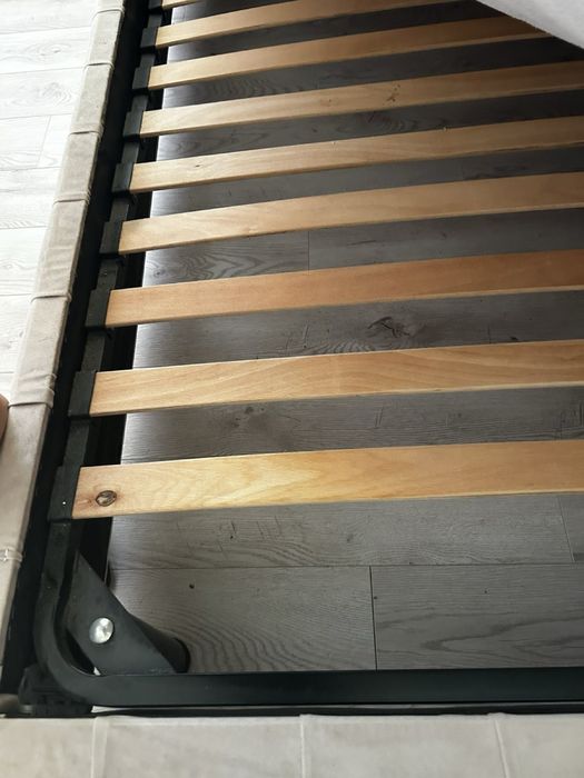 Ліжко двухспальне