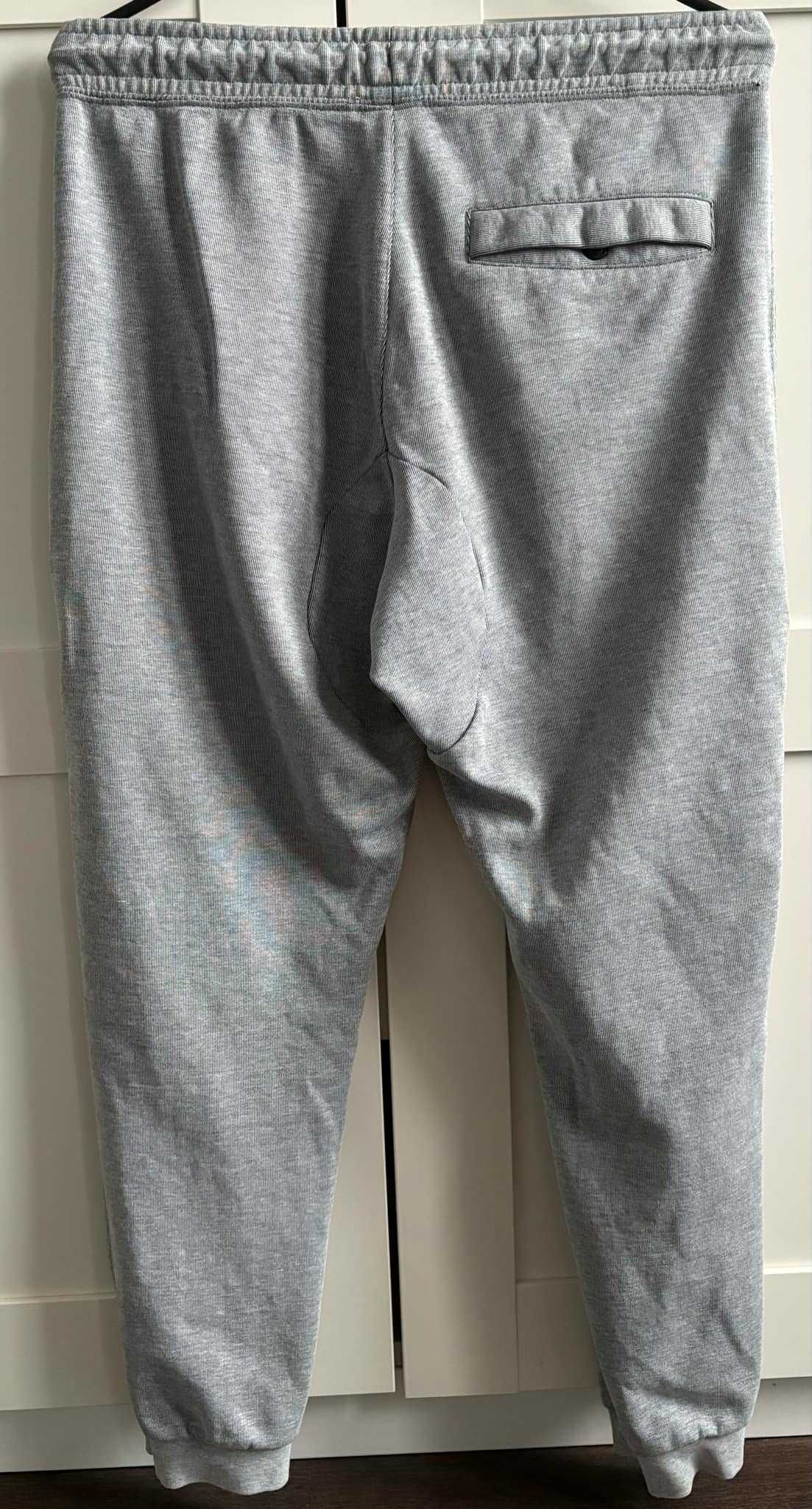 Oryginalne damskie dresy NIKE rozmiar S - super stan, super desing