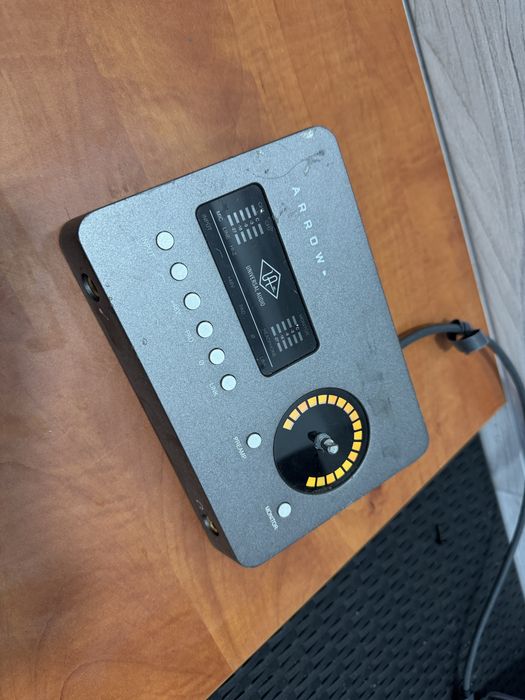 Uad universal audio arrow zawieszony okazja nie startuje
