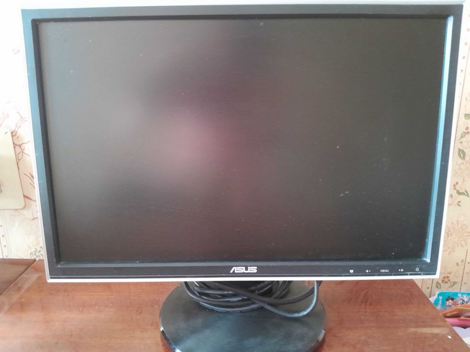 Монітор ASUS, довжина діагоналі 52 сантиметри