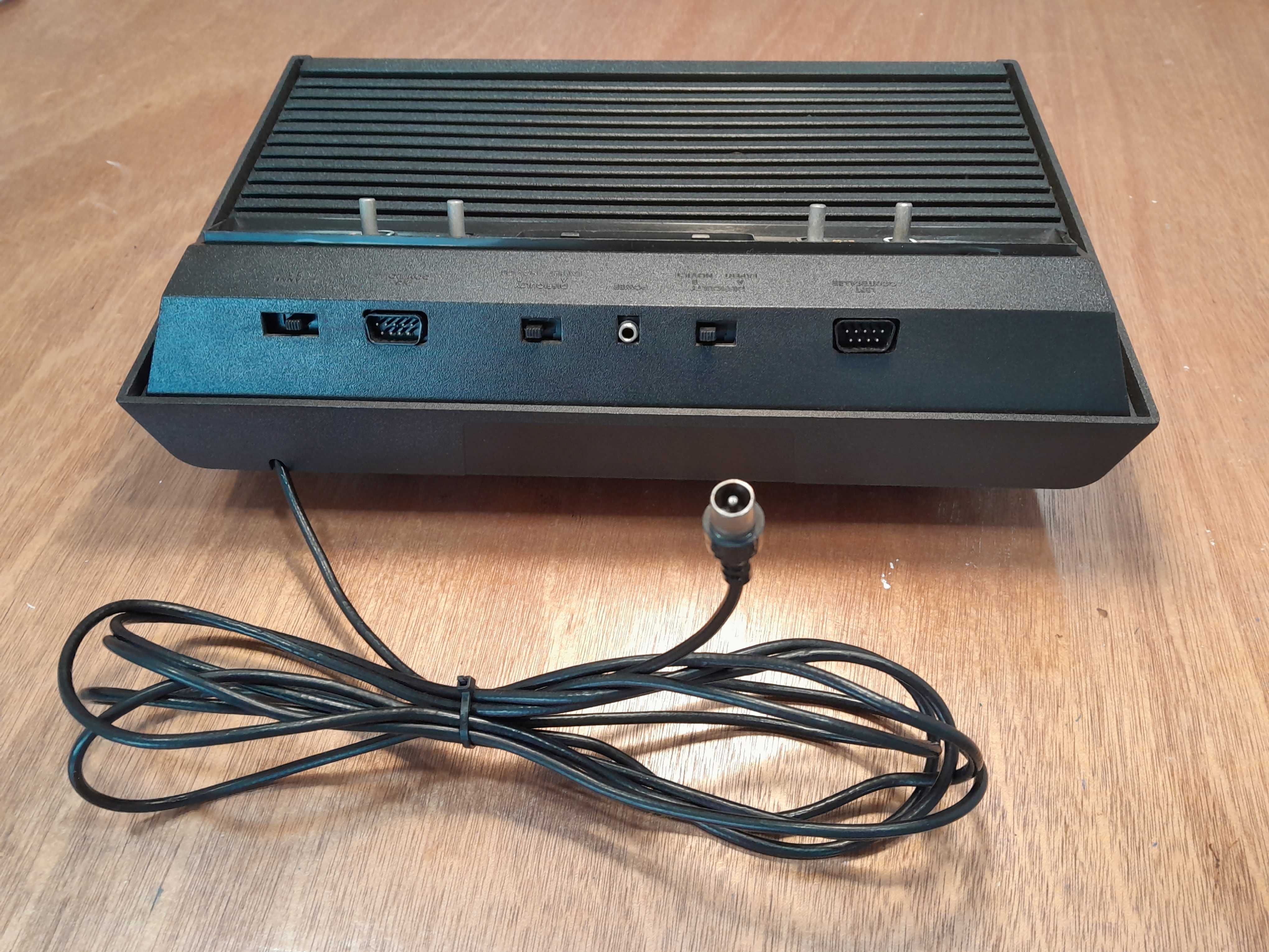 ATARI original + 6 Jogos + 2 Joysticks - COMPLETA a funcionar