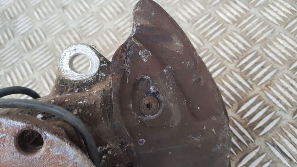 Audi A4 B6 2.0 Alt Zwrotnica Lewa przód