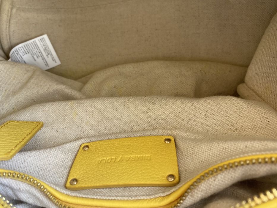 Mala de mão em pele amarela Bimba y Lola