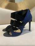 Sandalias Pretas e azul escuro