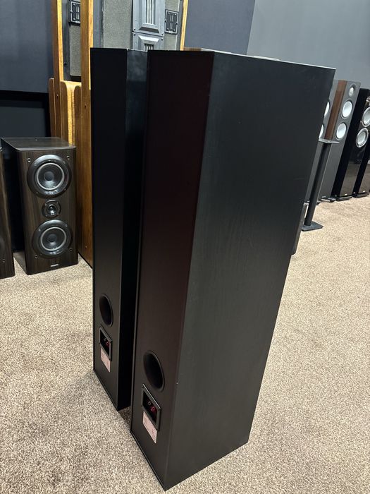 Pylon Pearl 25 - kolumny podłogowe